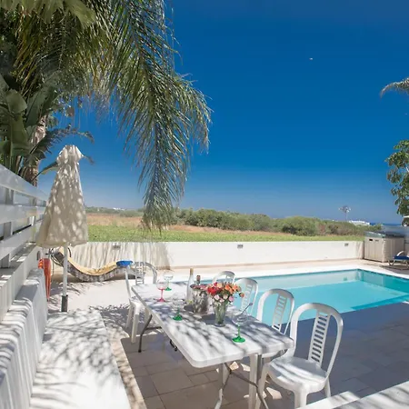 Feriehus 3 Schlafzimmer Mit Pool Und Teilweise Meerblick *