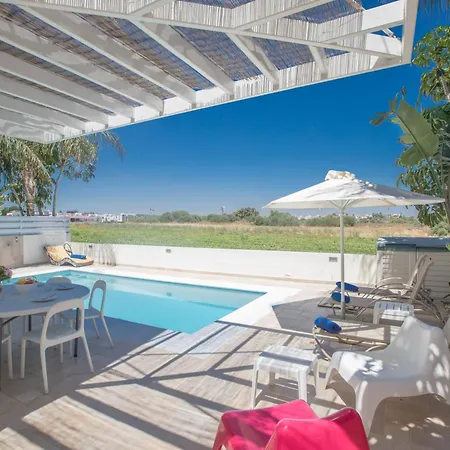 3 Schlafzimmer Mit Pool Und Teilweise Meerblick Hébergement de vacances *