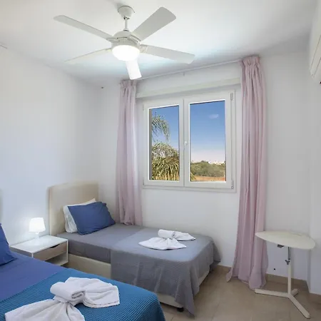 3 Schlafzimmer Mit Pool Und Teilweise Meerblick * Protaras