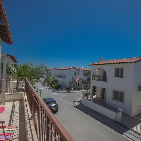 3 Schlafzimmer Mit Pool Und Teilweise Meerblick * Protaras