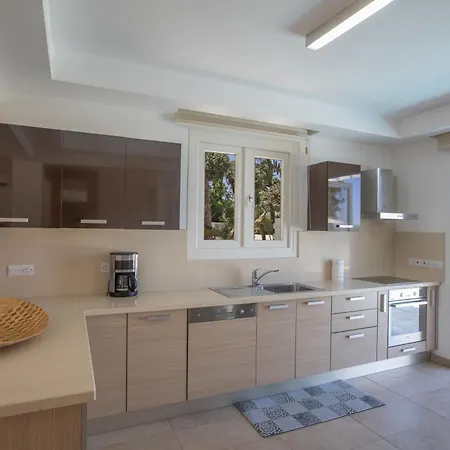3 Schlafzimmer Mit Pool Und Teilweise Meerblick Hébergement de vacances *
